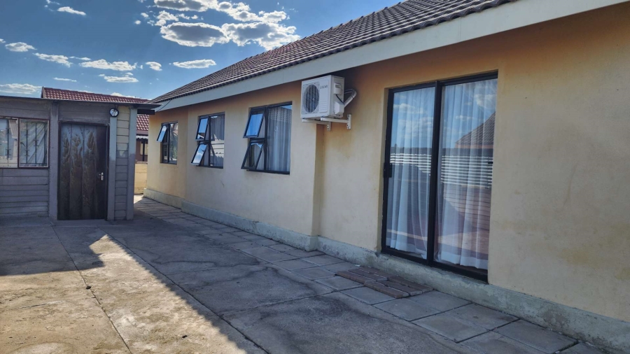 4 Bedroom Property for Sale in Rustenburg North West